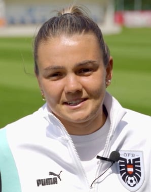 KMUAkademie-LauraWienroither-Porträt-1